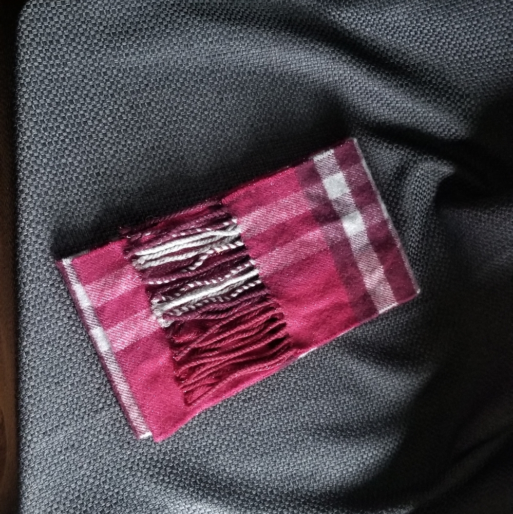 NWOT- 90% Cashmere Burberry Scarf